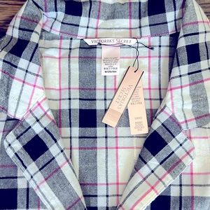Victoria’s Secret plaid long sleeve blouse size medium